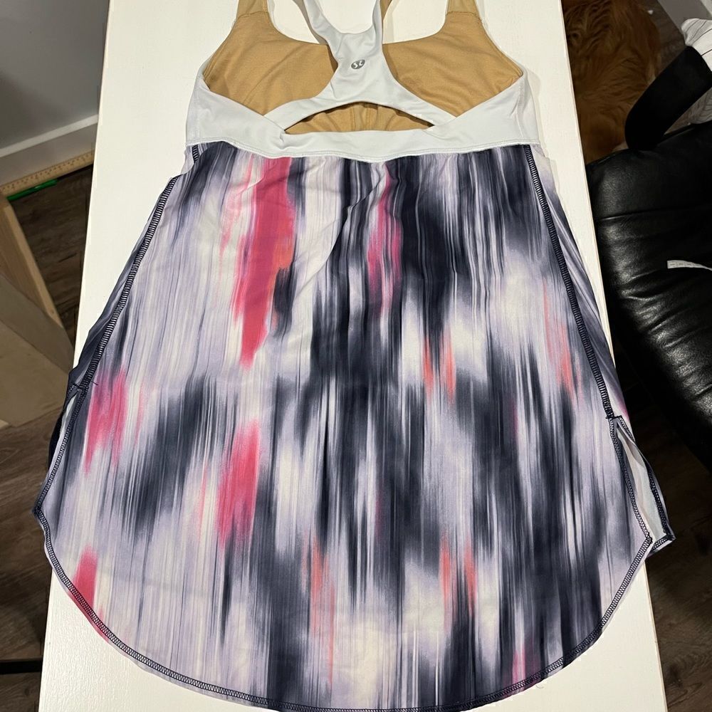 Lululemon Tank 089 - Picture 2 of 5